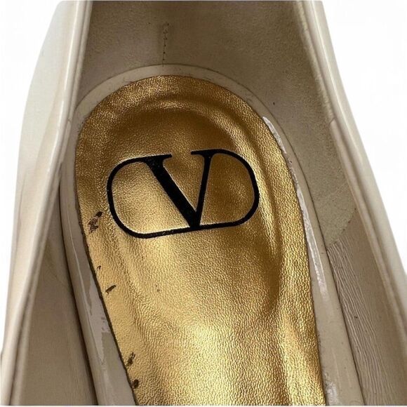 VALENTINO GARAVANI Cream Patent Leather One Gold Stud Ballet Flats Size … - Picture 11 of 15